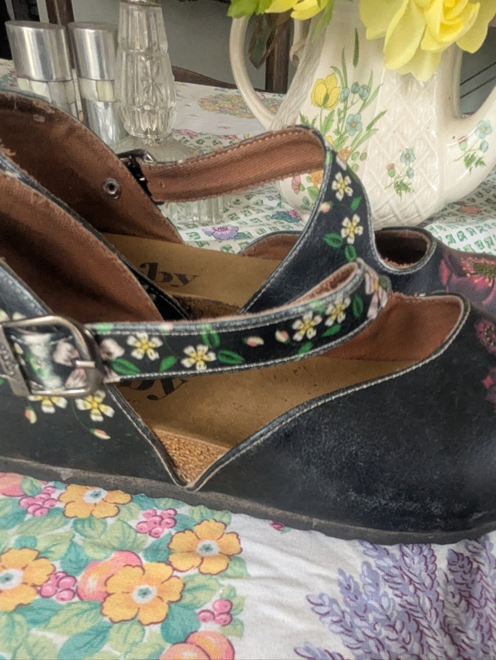Goby Floral Clogs - Picture 3 of 4